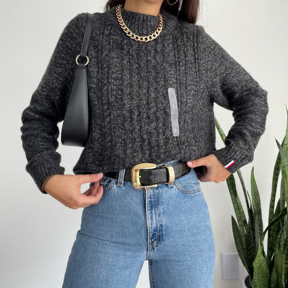 NWT Tommy Hilfiger gray knitted crew pullover sweater - Picture 4 of 8